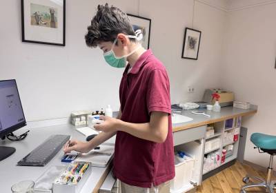 Maxim_Zahnarthelfer_original_copy_1