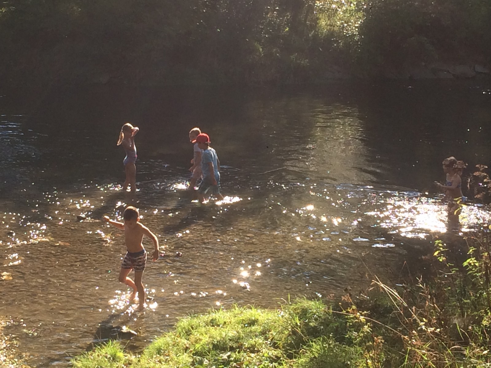 2. Klasse wandert, schwelgt in Erinnerungen und probt