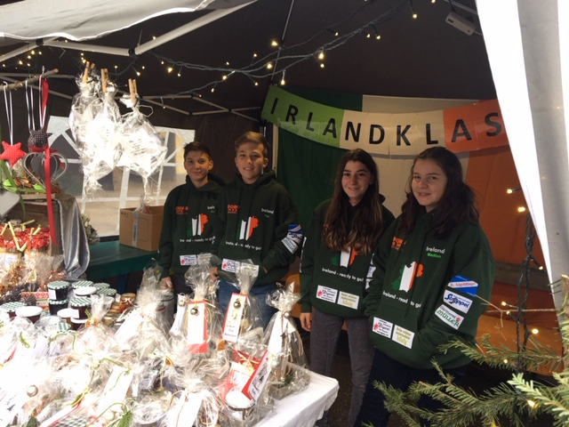 Irlandklasse beim Adventsmarkt der „Hochwald´s Vesperstube“ 