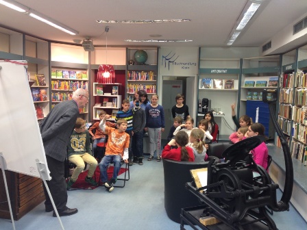 Klassen 4 und 5 bei der Buchhandlung Klein in Rottweil