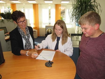 Irlandklasse eröffnet Bankkonto und stellt Sponsoring – Modell vor