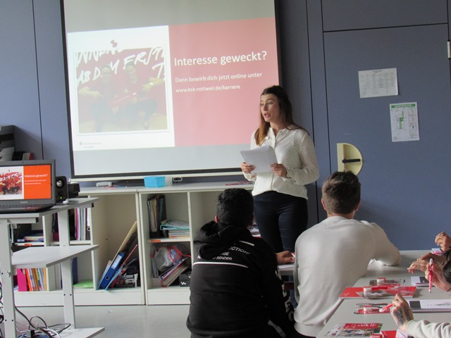 Ausbildungsbotschafterin der Kreissparkasse Rottweil Nadine Kimmich zu Besuch